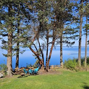 Willa Eagles At The Bluff Cabin Madrona Beach Exterior photo