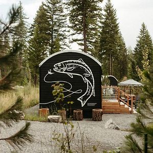 Willa The Fish Haus A Montana Tiny Cabin Forest Retreat Lakeside Exterior photo