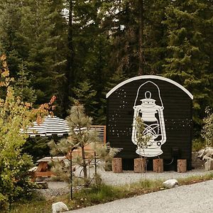 Willa The Camp Haus A Montana Tiny Cabin Forest Retreat Lakeside Exterior photo