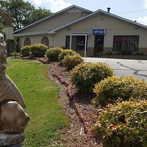 Loyalty Inn Rockingham Exterior photo