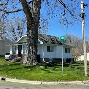 Albert Lea Revival Exterior photo