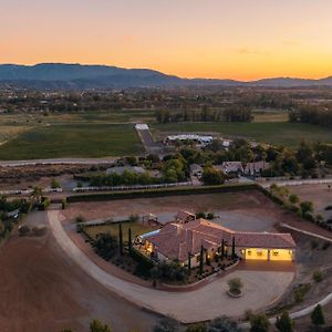 Villa De La Sky Ranch Sprawling Tuscan Villa In Wine Country Temecula Exterior photo