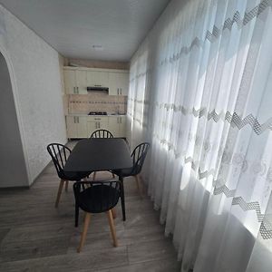 Apartament Tihii Ugolock Samarkanda Exterior photo