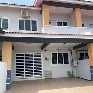 Azman Homestay Batu Gajah Exterior photo