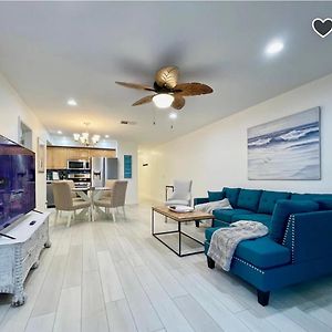 Apartament Spectacular Beach Retreat With Ocean View Port Hueneme Exterior photo