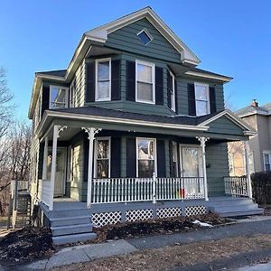 Large 4Bd, 2Bath Victorian Home Near Downtown Worcester Exterior photo