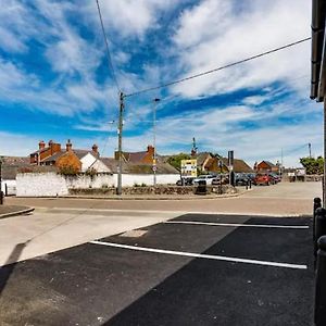 Apartament Roann Newydd 1 Rhuddlan Exterior photo