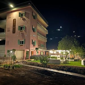 Beit Mirna Guesthouse - Ihdin Exterior photo