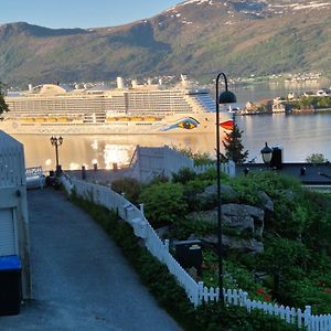 Apartament Duze Mieszkanie W Centrum Ålesund Exterior photo