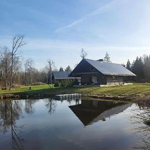 Willa Kuuse Metsamaja SAAREMAA Exterior photo