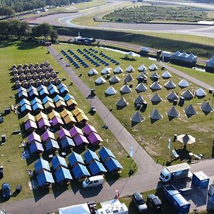 Bed and Breakfast 100 Jaar Tt Circuit Glamping Assen 2025 Exterior photo