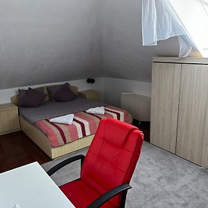 2 Rooms Apartment Airy & Bright Bucium View Jassy Exterior photo
