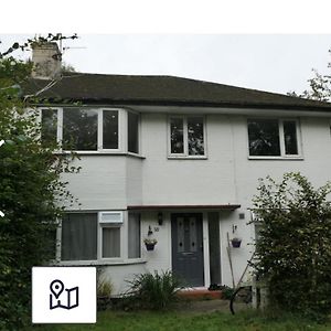 Gatwick Home From Home Horley Exterior photo