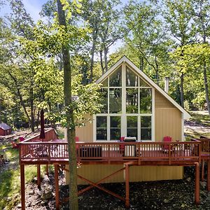 Willa Modern Cabin W Hot Tub & Indoor Pool Gym Access! Hedgesville Exterior photo