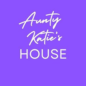 Hostel Aunty Katie'S House, Ni Tourist Board Certified & Located On The Main Oldpark Road To Belfast, With Free Continental Breakfast & Free Ultra Fast Sky Internet, Free Sky Sports & Free Sky Cinema, Self-Check In After 10Pm Gmt Exterior photo