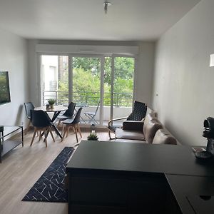 Apartament Charmant Deux Pieces Avec Balcon Saint-Denis  Exterior photo