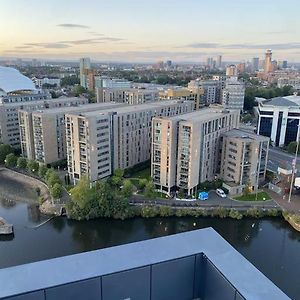 Spacious Central Apartment Cinema Room City View Manchester Exterior photo