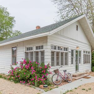 Willa Cherry Blossom III - Pet Friendly W- Fully Fenced Yard! Fruita Exterior photo