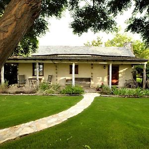 Willa Kusenberger Log Cabin Fredericksburg Exterior photo