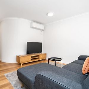 Apartament Apt In Kingston - 10Min To Lake Burley Griffin Exterior photo