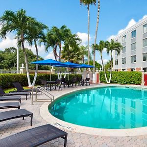 Holiday Inn Express Miami Airport Doral Area By Ihg Exterior photo