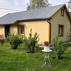 Villa Uku Parnawa Exterior photo