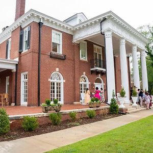 Willa Truitt Vanderbilt Club LaGrange Exterior photo