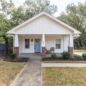 Downtown Delight- Cozy & Pet-Friendly Retreat Home Greenville Exterior photo