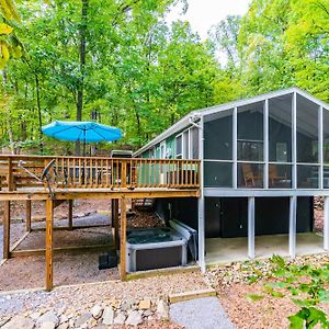 Willa Cabin W Hot Tub, Deck, Firepit & Grill Berkeley Springs Exterior photo