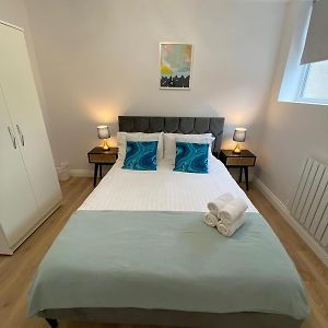 Willa Beautiful Newly Renovated House Sleeps 6 People, Only 12 Minutes By Tube To Oxford Circus Londyn Exterior photo