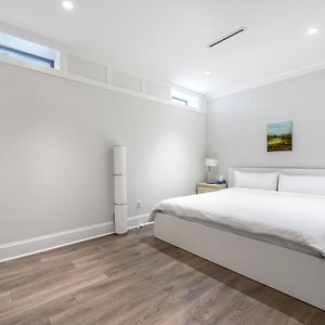 Elegant 2Bd Bastment Room In Van Vancouver Exterior photo