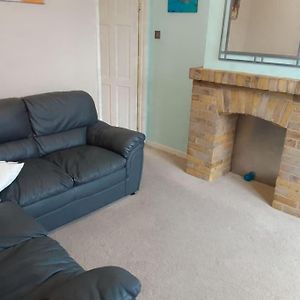 Apartament Family Or 6 Adults 36Mins To London Bridge And Victoria Whyteleafe Exterior photo