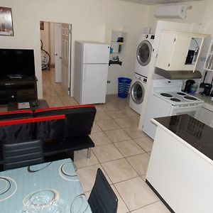 Apartament Stewart Apt- Trincity, Airport, Washer, Dryer, Office, Cable , Wifi Exterior photo