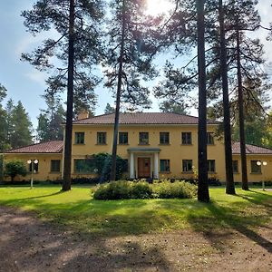 Bed and Breakfast Majoitus Sisaeltaeen Saunavuoron, Iltaruoan Ja Aamupalan Lappeenranta Exterior photo