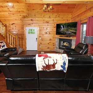 Willa Modern And Spacious 3Br Hot Tub Views Free Attraction Tickets Pigeon Forge Exterior photo