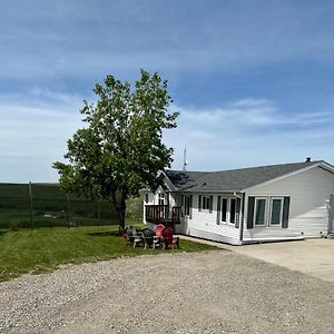 Willa Foothills Ranch & Airbnb Cardston Exterior photo