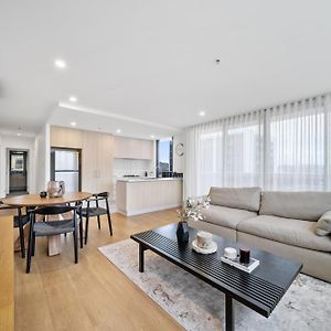 Apartament 2-Bed Haven: Impeccable Interiors & Chic Amenities Phillip Exterior photo