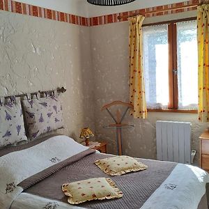 Bed and Breakfast La Pinede De Manon Barjols Exterior photo