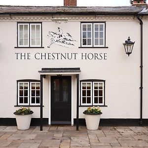 Hotel The Chestnut Horse Winchester Exterior photo