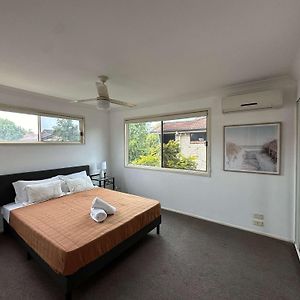 3 Bedroom Cozy Retreat Near Dreamworld Sports Centre Gold Coast Exterior photo