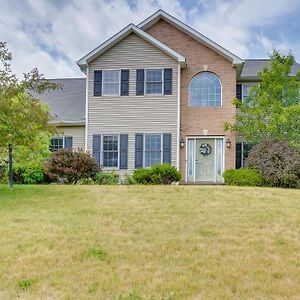 Expansive Upstate Home With Home Theater! East Schodack Exterior photo