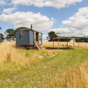 Hotel Barbara Shepherds Hut Weald Exterior photo