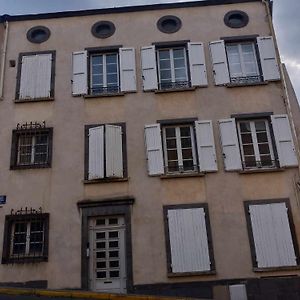 Apartament L'Appart De Babou Rez De Chaussee Parking Free Draps Wifi Thiers Exterior photo