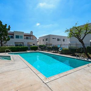 Apartament Spacious Modern Getaway With Pool & Stylish Interiors Covina Exterior photo