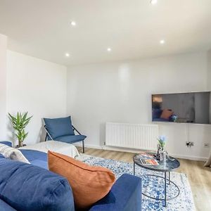 Apartament Cozy 2Br, 2-Min Walk To Windsor Castle Exterior photo