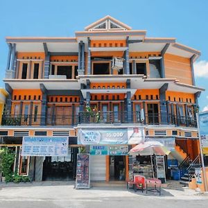 Hotel Dan Rumah Makan Tanggulasi Sarangan Exterior photo