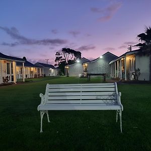 Motel The Furlong Hawera Exterior photo