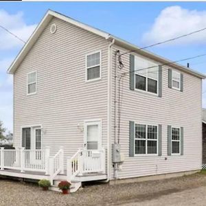 Willa Wonderful Seaside Retreat Steps To The Sand On Cul De Sac Hampton Exterior photo