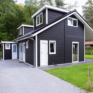 Willa Beautiful House With Covered Terrace Located In A Holiday Park In Rhenen Exterior photo