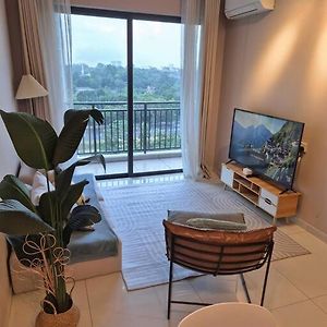 Serene And Peaceful 2 Bedrooms 3 Pax - 10 Min To Ciq Johor Bahru Exterior photo